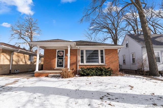 front view picture of 1515 Mohawk Ave, Royal Oak, MI. 48067