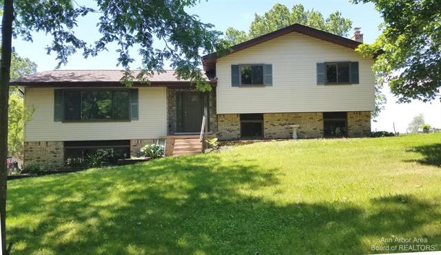 front view picture of 8535 Scully Road, Whitmore Lake, MI. 48189
