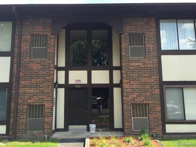 front view picture of 4961 E 10 Mile, Warren, MI. 48091