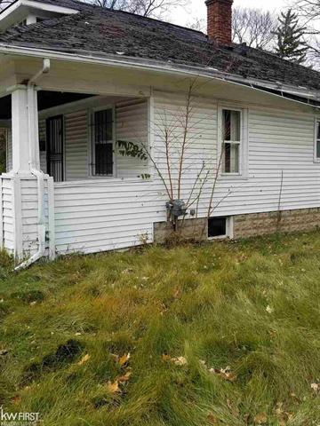 front view picture of 253 Piper Ave, Flint, MI. 48505