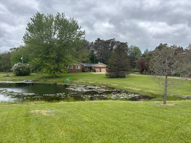 front view picture of 18593 30Th Avenue, Barryton, MI. 49305