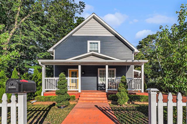 front view picture of 607 S State Street, Hart, MI. 49420