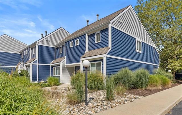 front view picture of 261 Black River Street, South Haven, MI. 49090