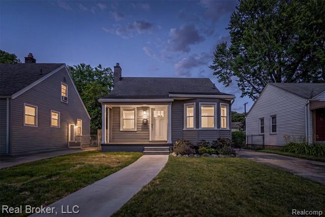 front view picture of 1516 Hoffman Ave, Royal Oak, MI. 48067