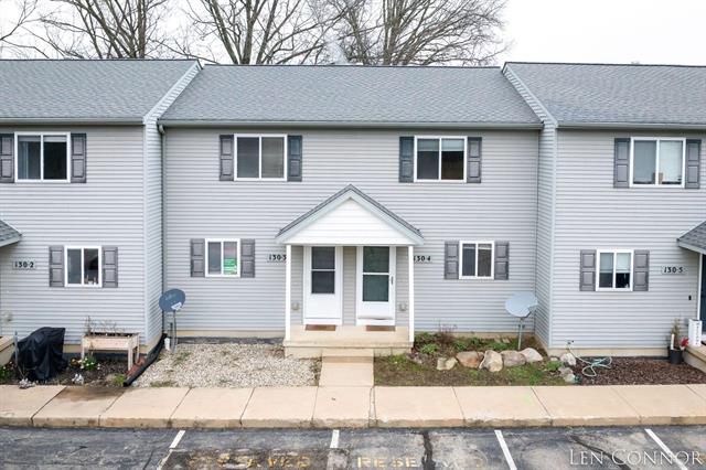front view picture of 130 Irving Road, Middleville, MI. 49333