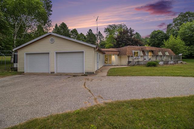 front view picture of 5890 N Oceana Drive, Hart, MI. 49420