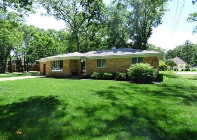front view picture of 3271 Roosevelt Road, Muskegon, MI. 49441