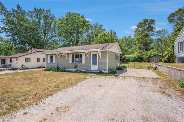 front view picture of 1461 Farnsworth Street, Muskegon, MI. 49442