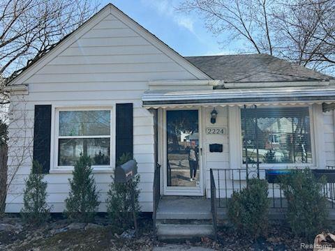 front view picture of 2224 Guthrie Ave, Royal Oak, MI. 48067