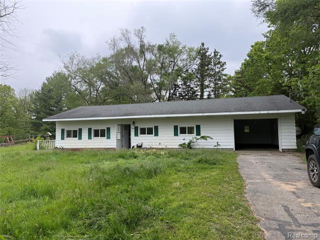 front view picture of 7601 Kimball Road, Lyons, MI. 48851
