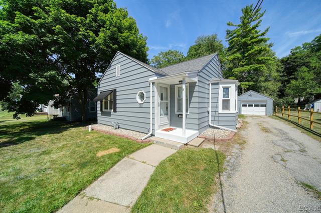 front view picture of 741 Dennis Street, Adrian, MI. 49221