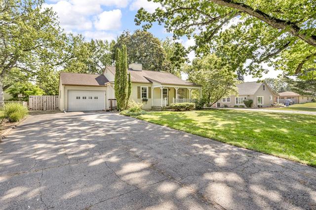 front view picture of 1603 Park Rd, Jackson, MI. 49203