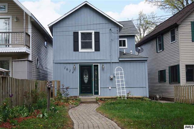 front view picture of 1614 Indian Tr, Pleasant Lake, MI. 49272