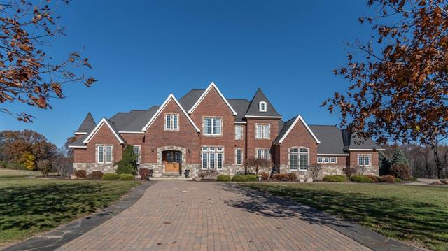 front view picture of 740 Greystone Drive, Chelsea, MI. 48118