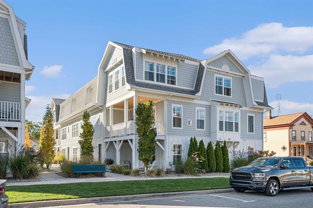 front view picture of 120 N Barton Street, New Buffalo, MI. 49117