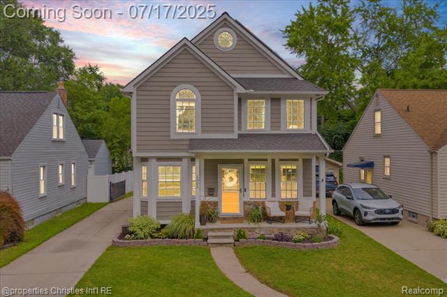 front view picture of 1305 Wyandotte Ave, Royal Oak, MI. 48067