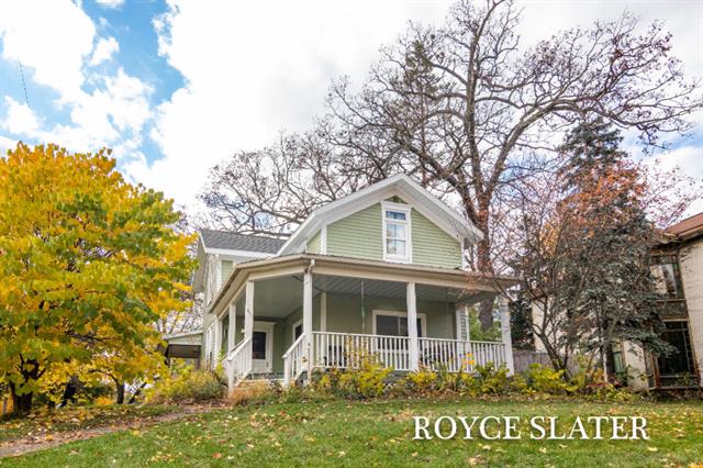 front view picture of 401 Union Street, Ionia, MI. 48846