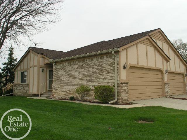 front view picture of 42170 Blossom Ln, Clinton Township, MI. 48038