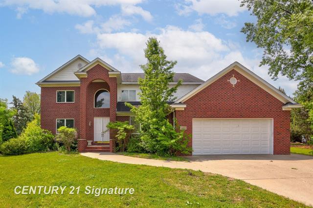front view picture of 4171 Carmel, Saginaw, MI. 48603