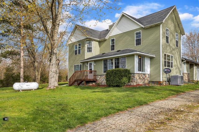 front view picture of 32272 88Th Avenue, Lawton, MI. 49065