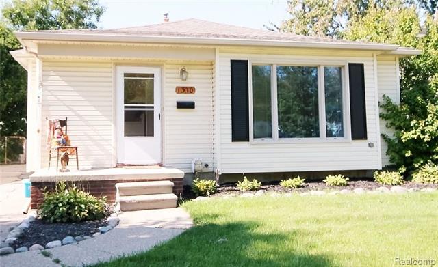front view picture of 1310 S Campbell Rd, Royal Oak, MI. 48067