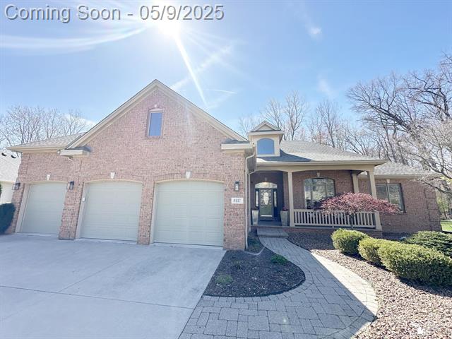 front view picture of 8117 High Oaks, Lambertville, MI. 48144