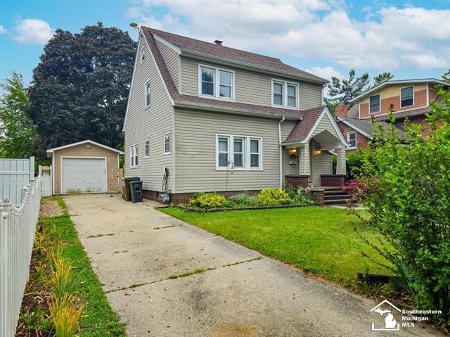 front view picture of 631 W 8Th, Monroe, MI. 48161