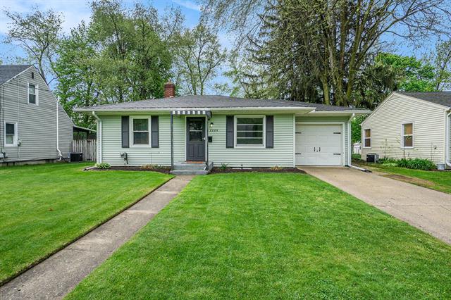 front view picture of 2224 Banbury Road, Kalamazoo, MI. 49001