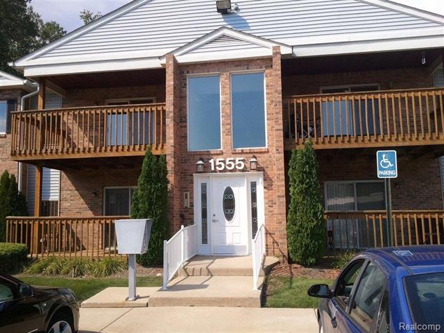 front view picture of 1555 Harbour Blvd Apt 191, Trenton, MI. 48183