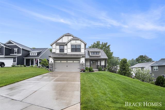 front view picture of 573 Highlanderne  Drive, Rockford, MI. 49341