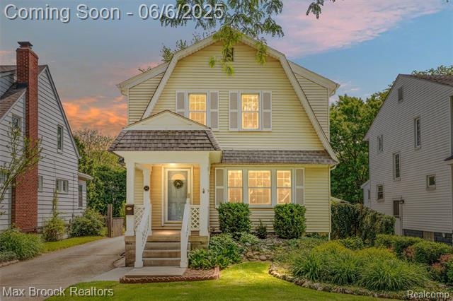 front view picture of 1215 Irving Ave, Royal Oak, MI. 48067