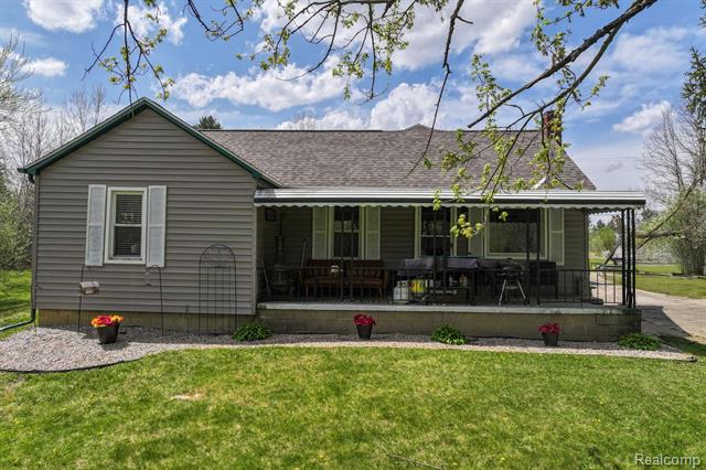 front view picture of 8119 N Dort Highway, Mount Morris, MI. 48458