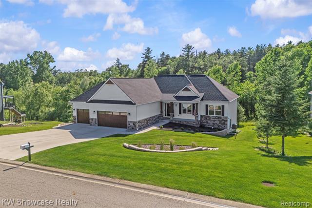 front view picture of 11270 Princewood, Fenton, MI. 48430
