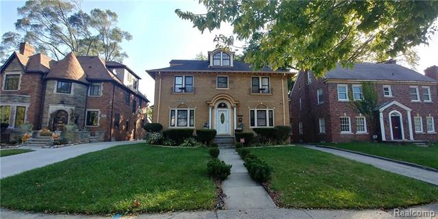 front view picture of 18054 Birchcrest Drive, Detroit, MI. 48221
