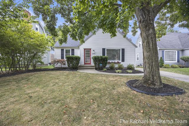 front view picture of 2300 Collegese  Avenue, Grand Rapids, MI. 49507