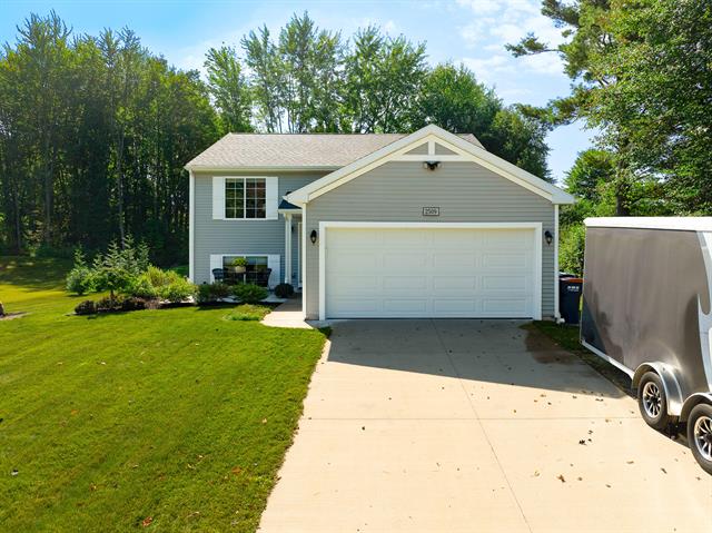 front view picture of 2509 August Avenue, Muskegon, MI. 49444