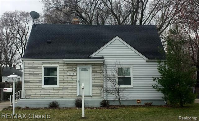 front view picture of 1912 Dallas Ave, Royal Oak, MI. 48067