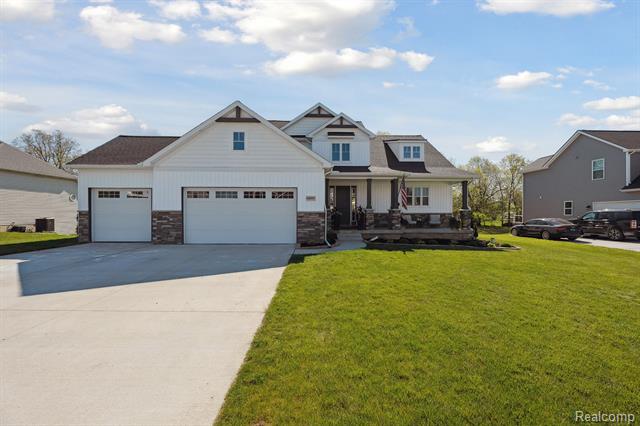 front view picture of 14097 Tupper Lake Way, Linden, MI. 48451
