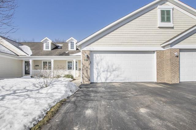 front view picture of 1721 W Clearwater Drive, Zeeland, MI. 49464