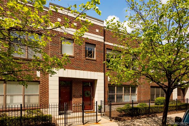 front view picture of 74 W Bethune Street, Detroit, MI. 48202