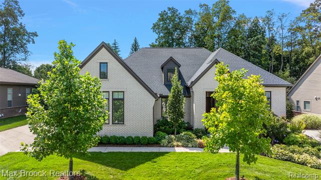 front view picture of 164 Timber Trace Lane Lane, Bloomfield Hills, MI. 48302