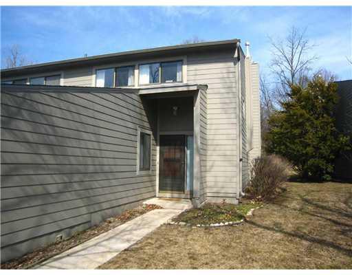 front view picture of 3131 Lakehaven Drive, Ann Arbor, MI. 48105