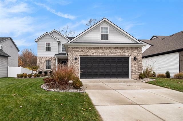 front view picture of 583 Falcon Drive, Dundee, MI. 48131