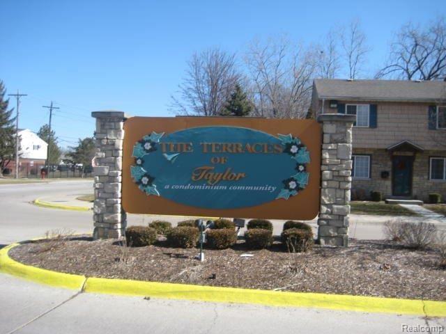 front view picture of 16002 Terrace Village Drive, Taylor, MI. 48180