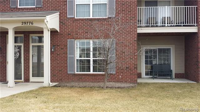 front view picture of 29776 Heritage Parkway, Warren, MI. 48092