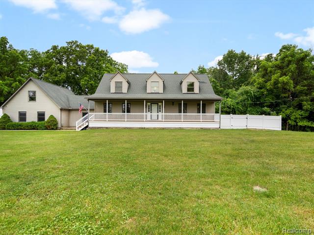 front view picture of 485 Hadley Rd, Ortonville, MI. 48462