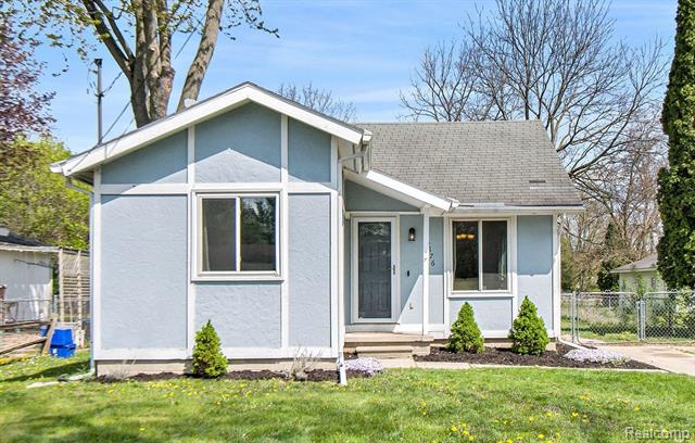 front view picture of 6176 Porter Avenue, East Lansing, MI. 48823
