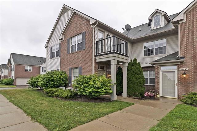 front view picture of 625 Worthington Drive, Lansing, MI. 48906