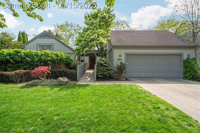 front view picture of 2245 Chaucer Court, Ann Arbor, MI. 48103