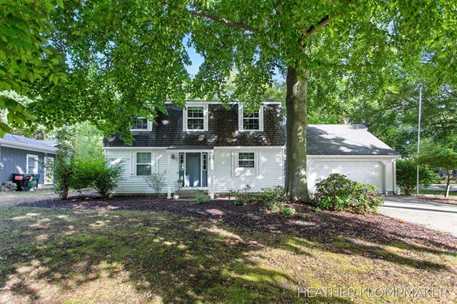 front view picture of 955 Acorn Drive, Holland, MI. 49424
